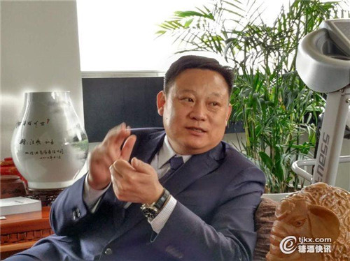 宋河酒業總裁朱景升接受記者采訪