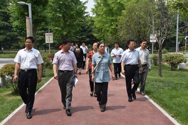 市人大副主任舒安娜調研惠濟區體育工作