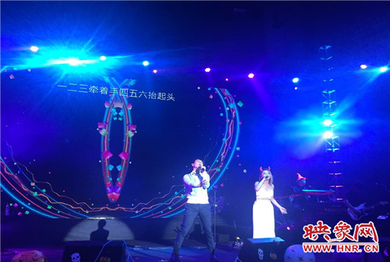 丁當現場分享了她的代表曲目，《猜不透》全場大合唱，歌手嚴爵充分展現創(chuàng)作型歌手的特點。