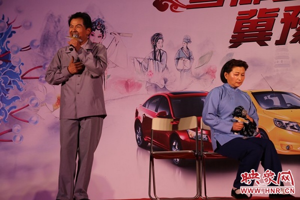 戲曲演員劉海功表演的《月下相會(huì)》經(jīng)典生動(dòng)，詼諧幽默。