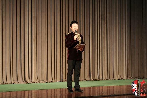 主持人：著名戲曲節目主持人、河南電臺戲曲廣播“當家小生”月陽