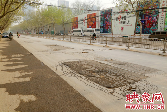 南陽(yáng)路因?yàn)榈罔F將要施工而暫緩大修。