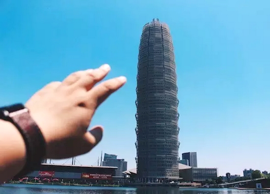 鄭州的新高度，鄭州會展賓館，高280米。