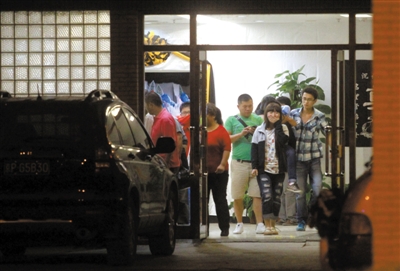 2012年9月17日，廠橋小學(xué)門口，一女子駕車錯將油門當(dāng)剎車，撞死一男學(xué)生。