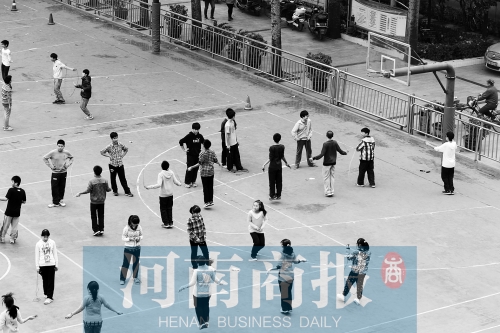 有學(xué)校擔(dān)心，個(gè)人進(jìn)校園鍛煉，安全隱患大