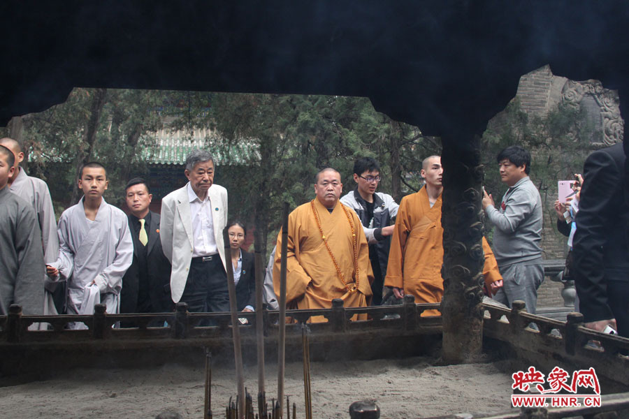 少林寺方丈與中國公共外交協會副會長舒乙