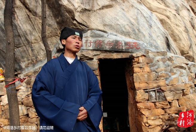 在這個山洞住多久，他沒有時間表，他說要看自己的內心，修行夠了就離開，如果需要繼續修行，就從這里“安老病死