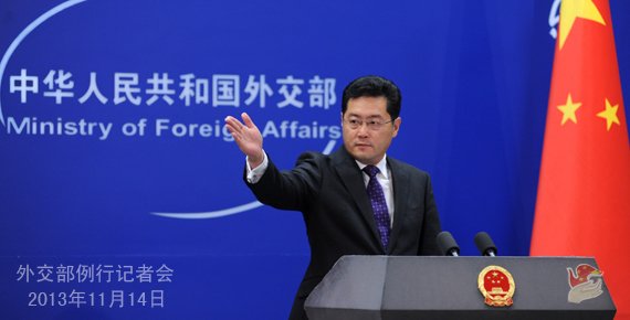 2013年11月14日，外交部發言人秦剛主持例行記者會。