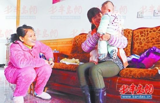 一位嫁給村民的外籍女孩認為她們的主要作用其實是生孩子。