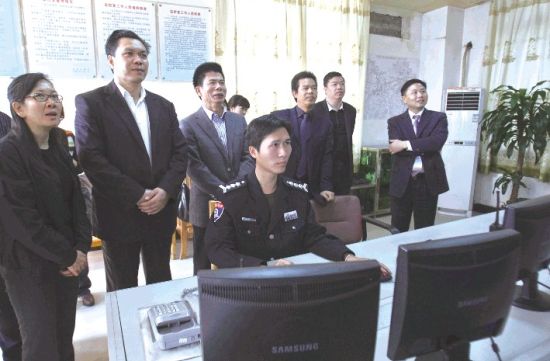 國家民政部農村社區驗收評估組對南海區農村社區建設進行檢查驗收。