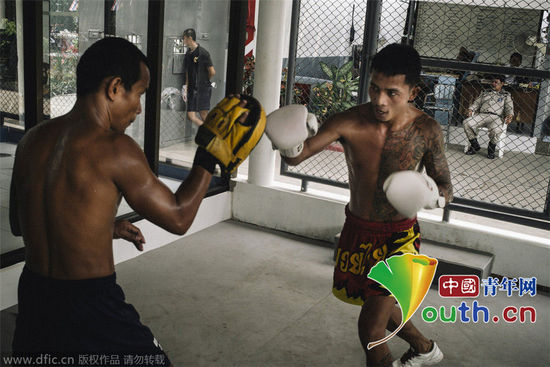 泰國監獄舉辦囚犯拳擊賽 勝者可減刑或提前獲釋
