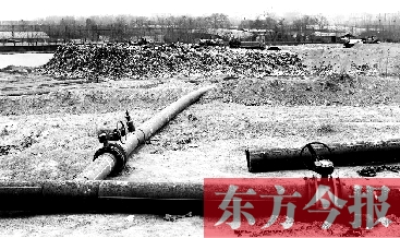 鄭州首座垃圾沼氣電廠并網發電，集氣管一端連接垃圾山深處，一端連接電廠集氣裝置