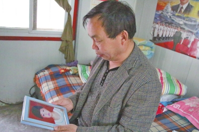 每次想起自己3歲小孫女的無辜離世，老高都深深地悔恨自己交友不慎