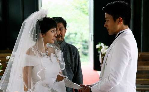 楊冪劉愷威婚紗造型。