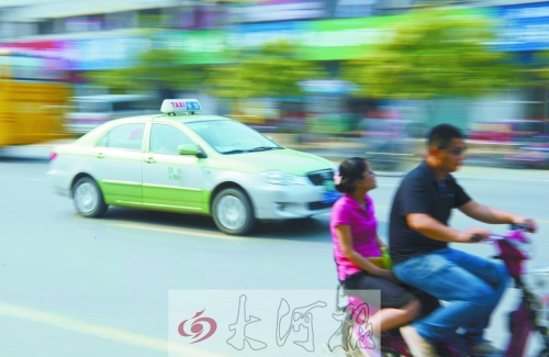 街頭的出租車數量,直接影響著市民出行。