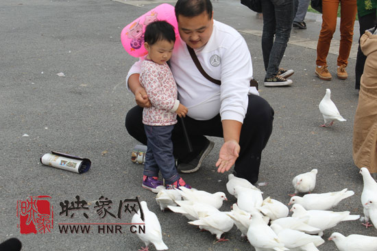 “溫馨九九重陽節 陪著父母去游園”活動圓滿舉行