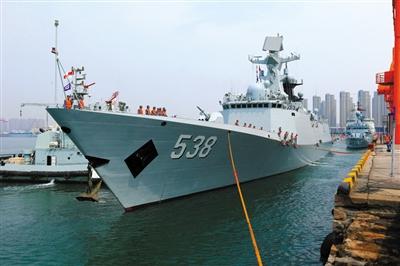 中國導彈護衛艦煙臺艦——滿載排水量4000余噸，艦長134.1米，艦寬16米，是我國自主設計、研制的