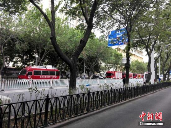 5月22日7時50分許，烏魯木齊市沙依巴克區公園北街早市發生一起爆炸案，造成人員傷亡。