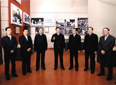 2012年11月29日，習近平等在國家博物館參觀《復興之路》展覽，提出為實現中國夢而奮斗。