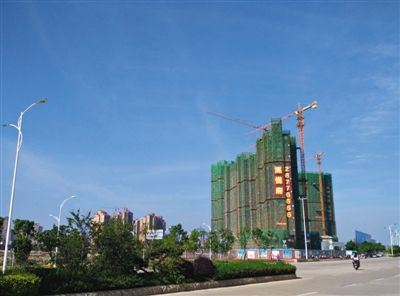 泉州東海片區海悅府地產項目。該項目開發公司董事蔡俊偉于春節前被帶走調查。