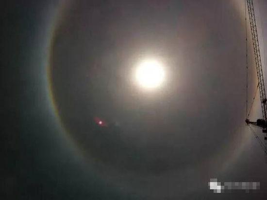 上海現UFO 專家稱光圈是日暈亮點或是飛行器(圖)