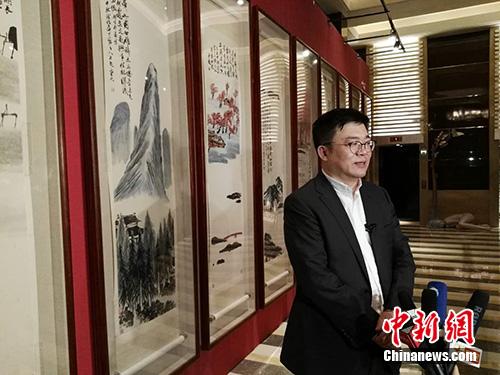 北京保利拍賣執(zhí)行董事趙旭在當晚接受采訪。<a target='_blank' _fcksavedurl='http://www.chinanews.com/' _fcksavedurl='http://www.chinanews.com/' >中新網(wǎng)</a>記者 宋宇晟 攝 北京保利拍賣執(zhí)行董事趙旭在當晚接受采訪。<a target='_blank' _fcksavedurl='http://www.chinanews.com/' _fcksavedurl='http://www.chinanews.com/' >中新網(wǎng)</a>記者 宋宇晟 攝