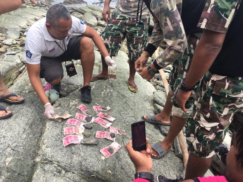  11日，泰方在打撈出的中國遇難者遺體的衣服內發現了人民幣。