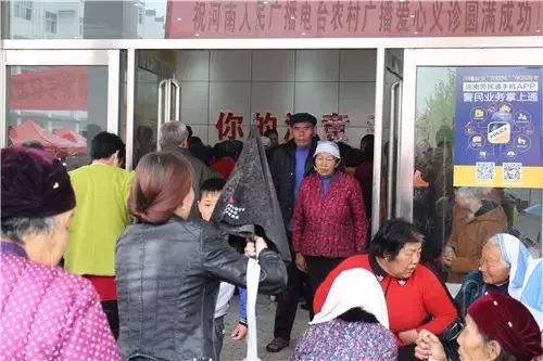 現場真是的人山人海，只能用太火爆三個字形容了！