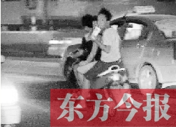 盡管剛剛發生摩托車車禍，現場很快又現載人摩托車疾馳