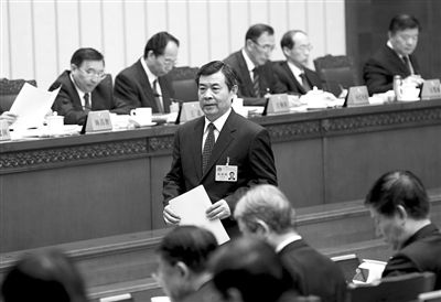 昨日，《消費者權益保護法》修正案草案首次提交全國人大常委會審議，全國人大常委會法制工作委員會主任李適時作關于消費者權益保護法修正案草案的說明。