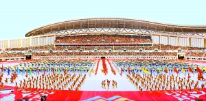 9月16日，第七屆全國農(nóng)民運(yùn)動會開幕式在南陽市體育場舉行
