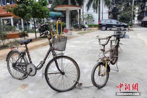 廣西一小區停車出奇招 業主私建泊車位