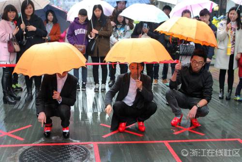 猛男穿高跟鞋賽跑 千姿百態