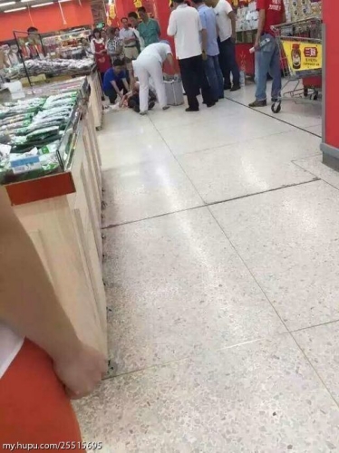 廣東：女店員舉報小偷慘遭割喉現場