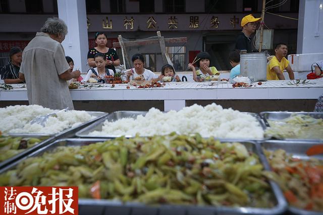 狗肉節(jié)當天 素食節(jié)舉辦獲數(shù)百人捧場
