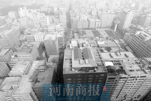 陳寨密密麻麻的出租房，或許將成為歷史  鄧萬里/攝