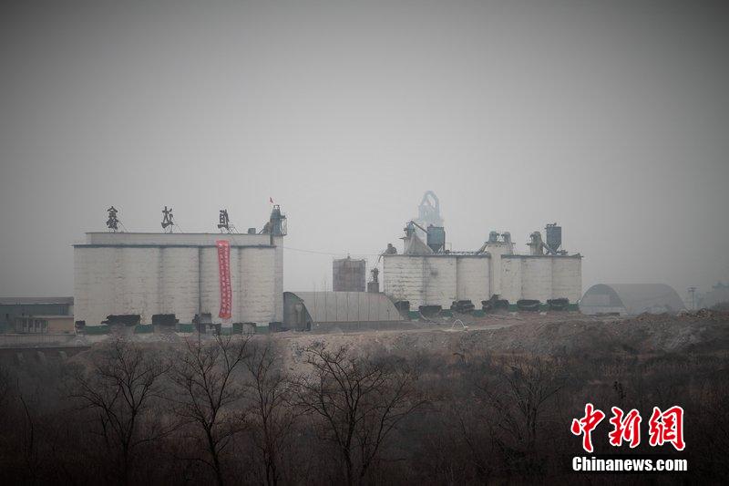 　2014年2月17日，石家莊市再次啟動(dòng)壓減水泥過(guò)剩產(chǎn)能、治理大氣污染水泥企業(yè)集中爆破拆除行動(dòng)。
