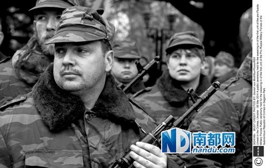 9日，烏克蘭克里米亞自治共和國的親俄武裝士兵舉行宣誓儀式。