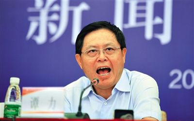 　譚力 男，1955年10月生，漢族，重慶市人，大學(xué)學(xué)歷，有知青經(jīng)歷。2009年3月前，一直在四川工