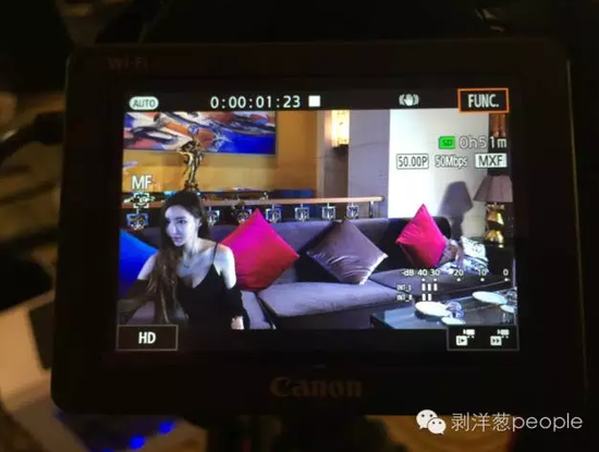 直播中的王瑞兒。攝影：于亞妮