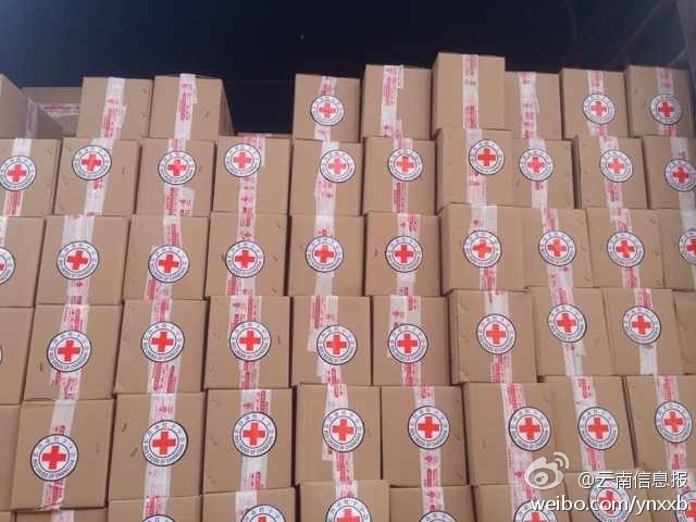 “切糕王子”阿迪力帶著他1萬斤的切糕自長沙抵達了龍頭山鎮。