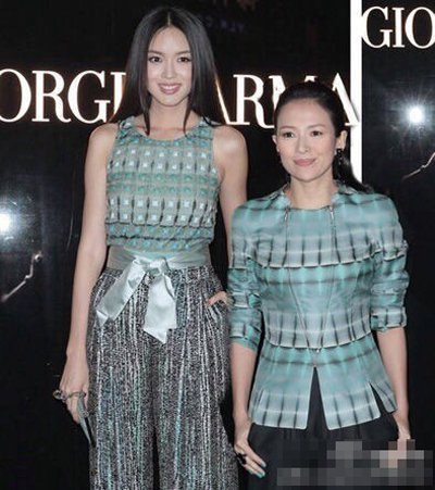 就算氣場絕對強大的貝嫂，跟張梓琳合影幾乎可以讓人忽視