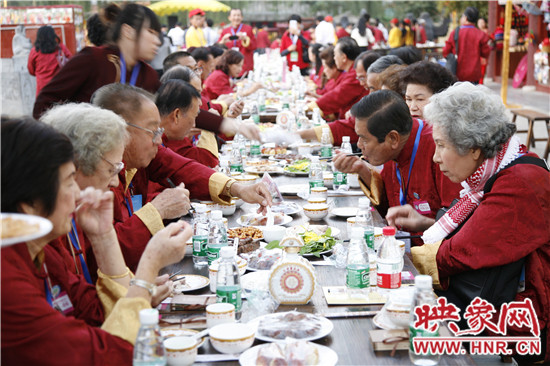 “節·會”期間的清明上河園喜事一串串