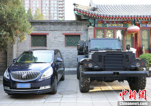 輕型聯(lián)合越野戰(zhàn)力與別克GL8商務(wù)MPV車對比。張龍云攝