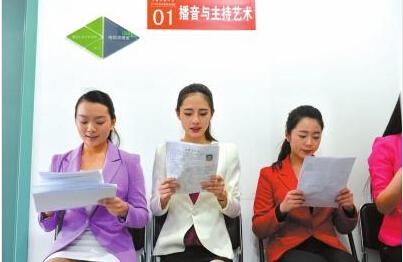 15年藝考熱度創新高 報錄比破百被稱史上最難