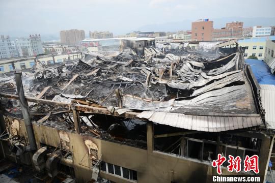 溫州一鞋廠發生火災因周邊違建12小時才撲滅